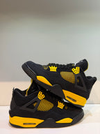 Jordan 4 Retro Thunder (2023) — T. 42 (Seconde main) — photo 1