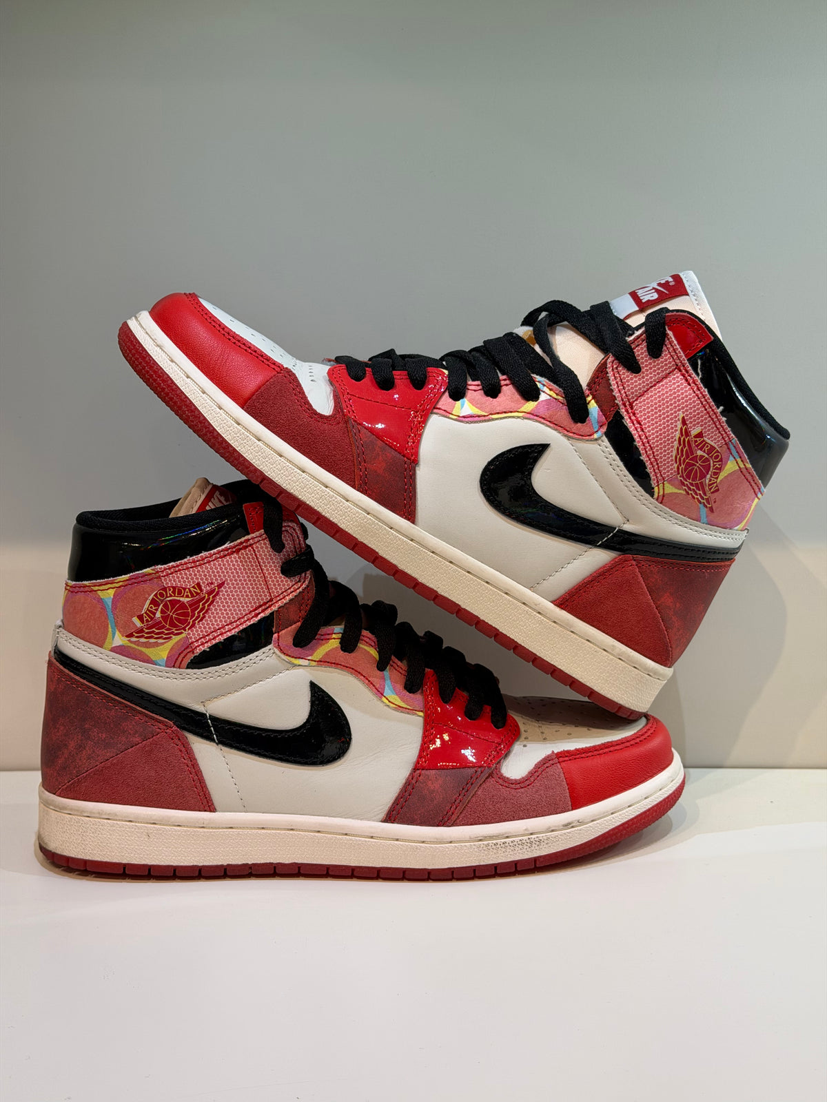 Jordan 1 Retro High OG Spider-Man Across the Spider-Verse (Seconde main) — photo 1