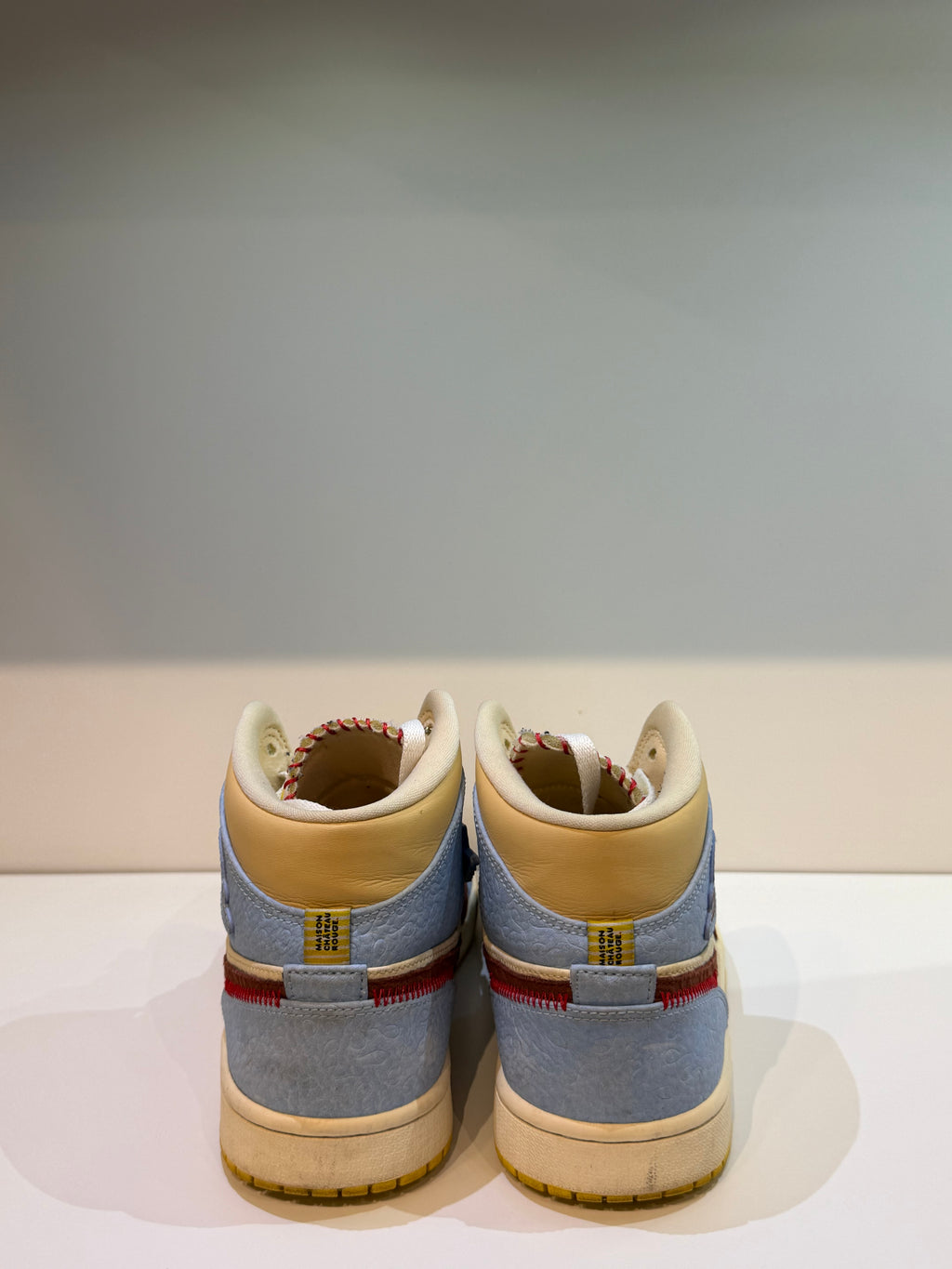 Jordan 1 Mid SE Fearless Maison Chateau Rouge (Seconde main) — photo 5
