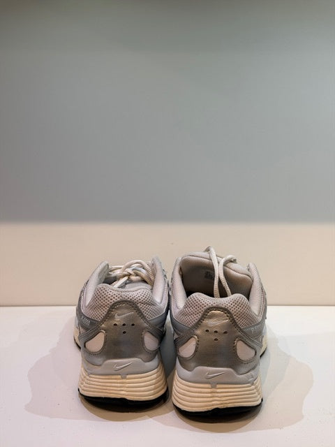 Nike P-6000 White Blue Tint Sail Metallic Silver (Femme) — T. 41 (Seconde main) — photo 4