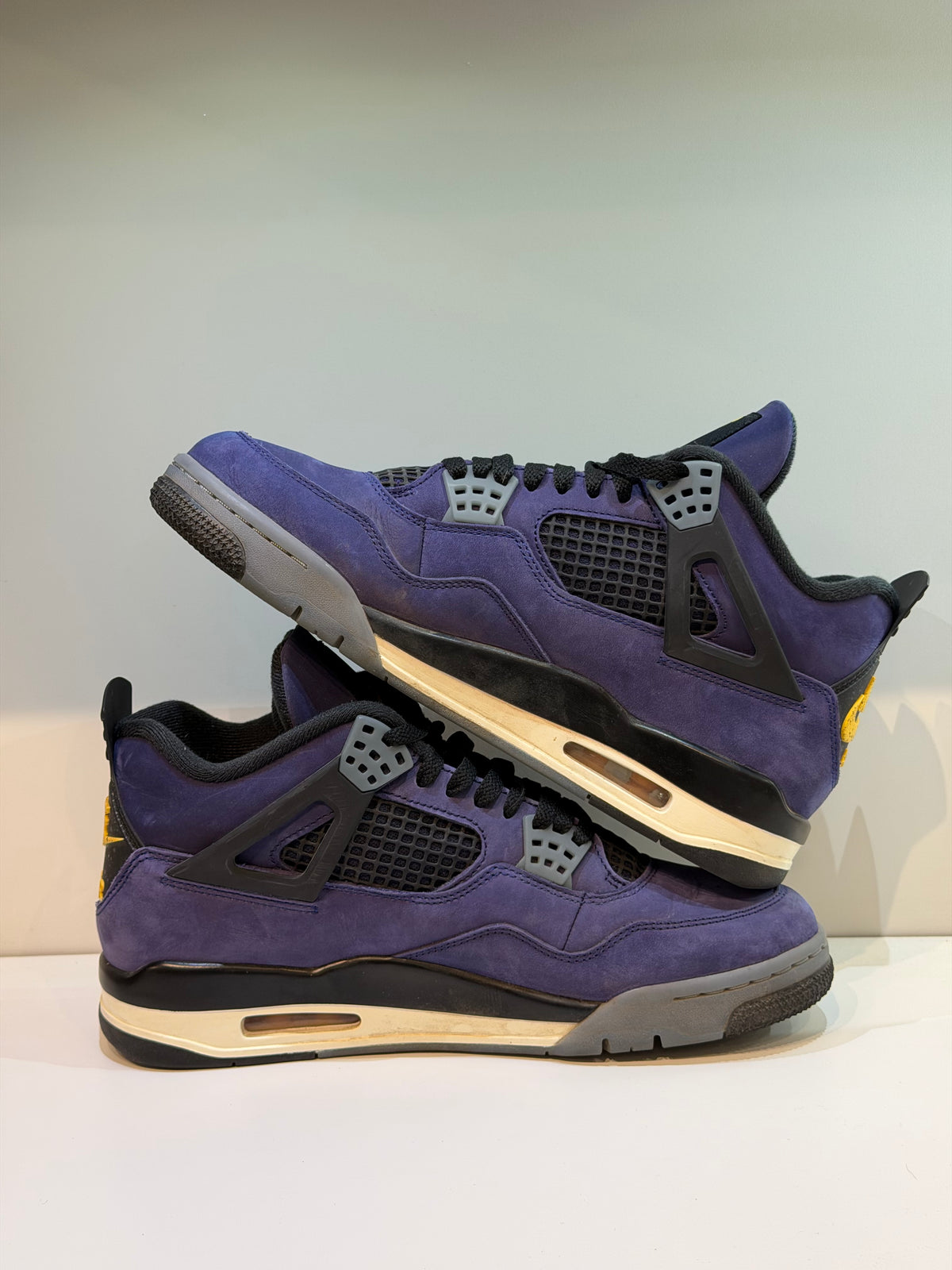 Jordan 4 Retro Lakers — T. 43 (Seconde main) — photo 2