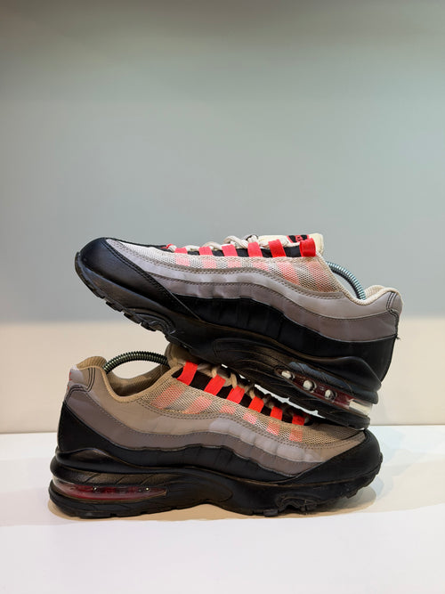 Nike Air Max 95 Solar Red (2018) (Enfant) — T. 39 (Seconde main) — photo 2